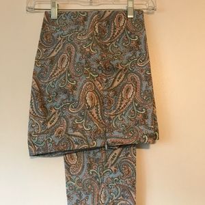 Cute paisley print side zip ankle pants